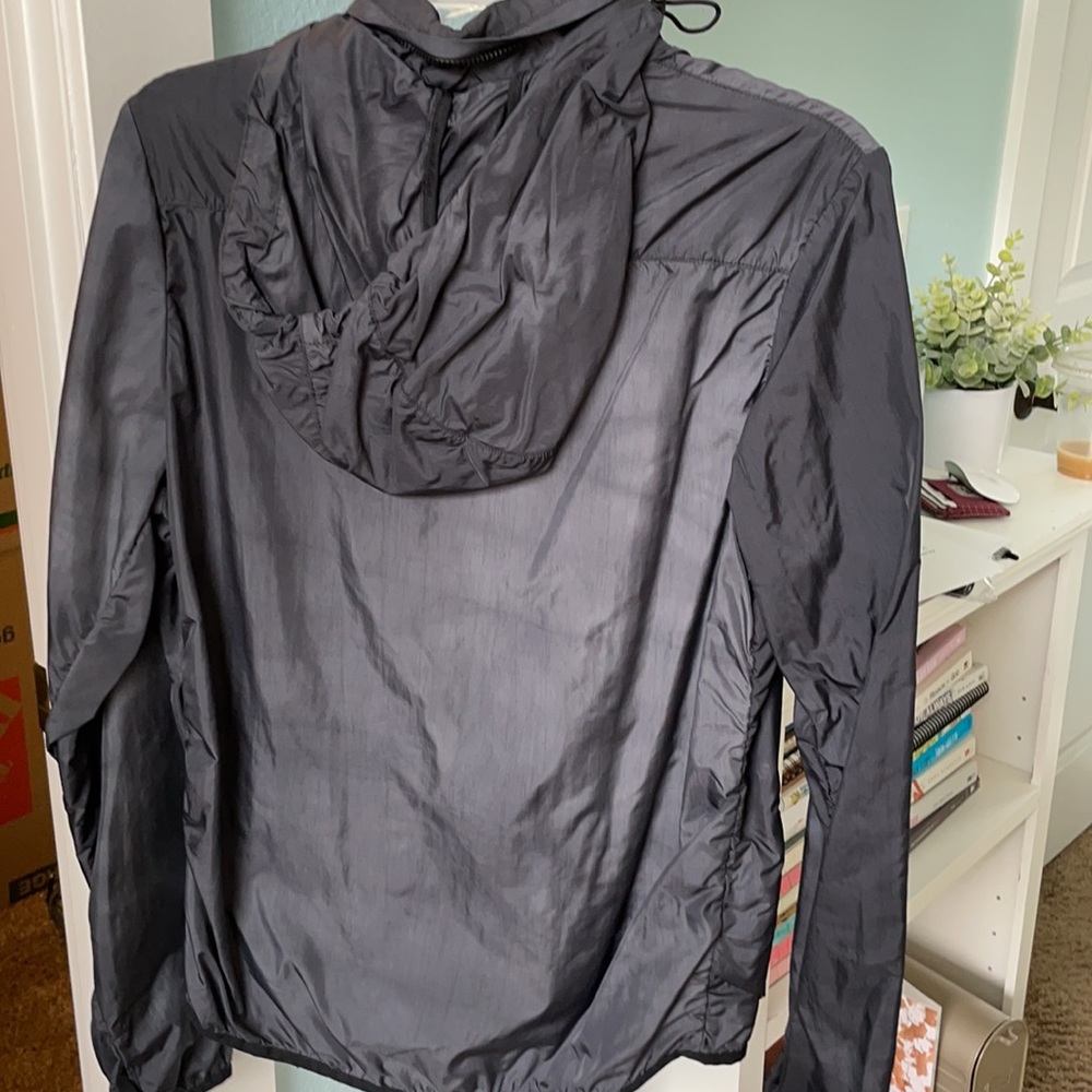 running jacket - Picture 3 of 3